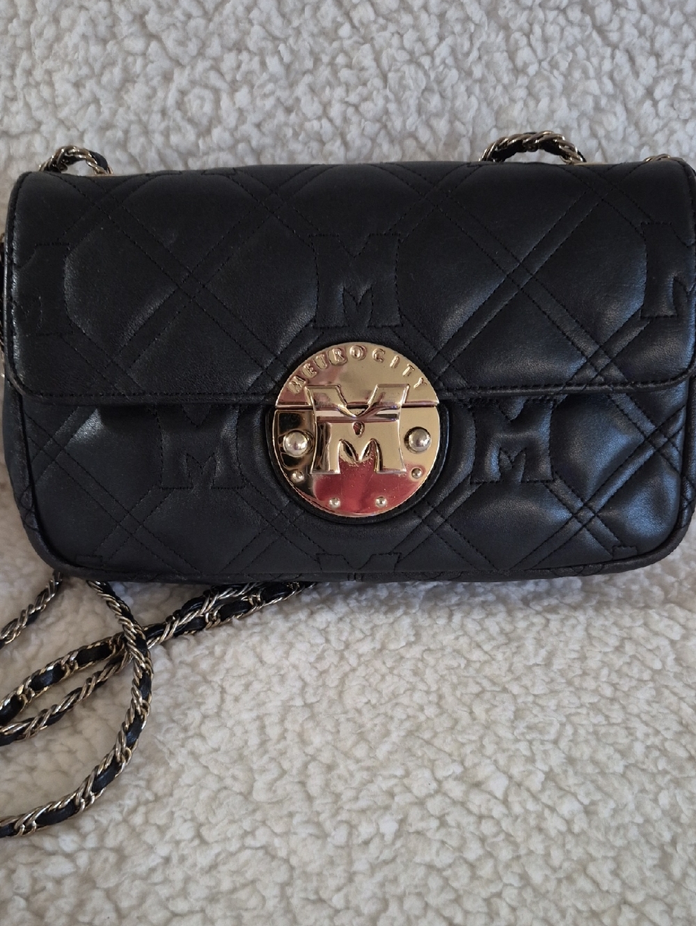Metro City Crossbody LEATHER
